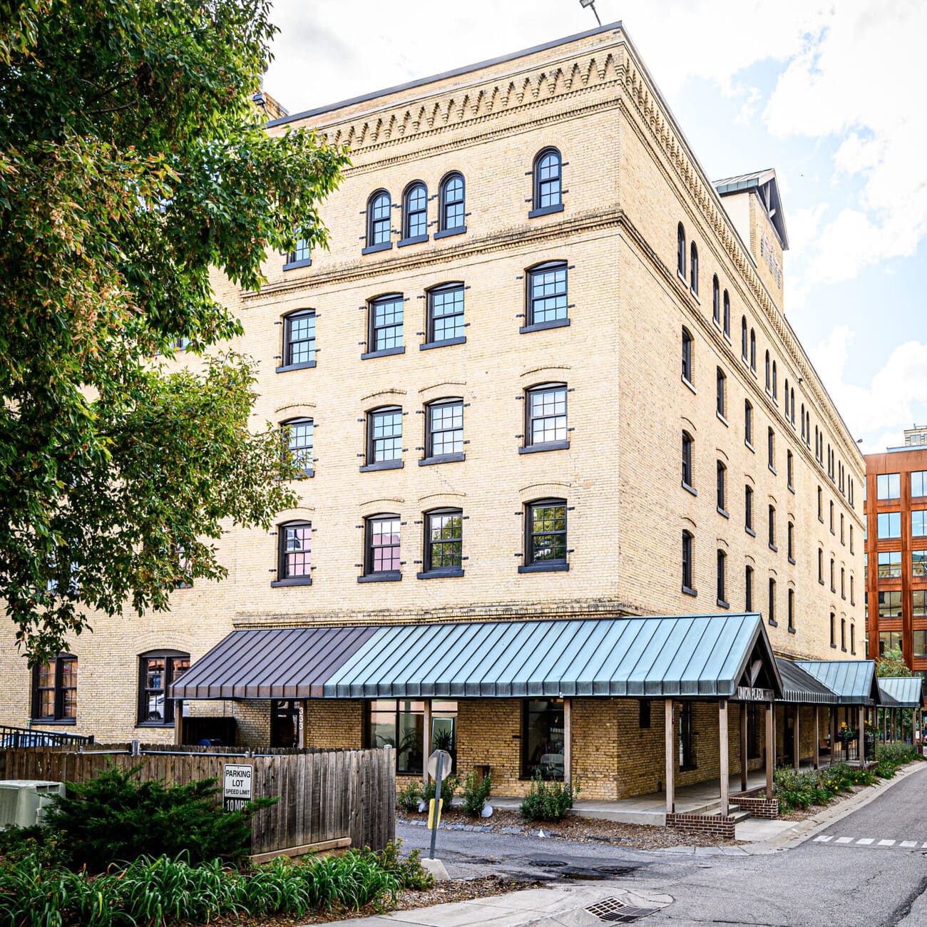 Union-Plaza-9-1800x1800.jpg